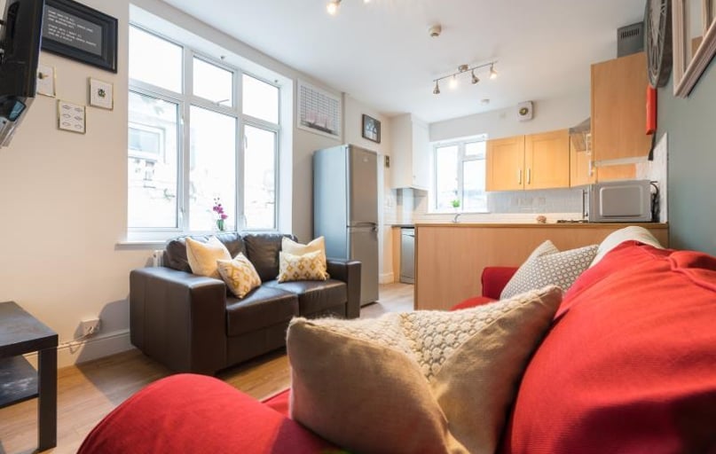 Angus Street, Plasnewydd, Cardiff - Image 1